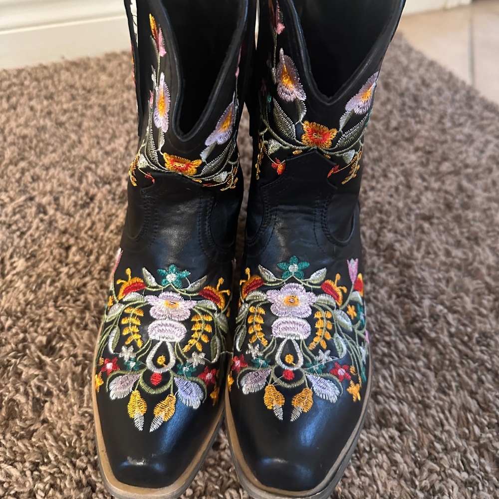 Embroidered ankle boots